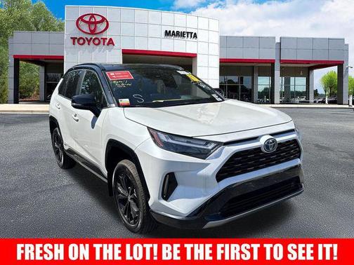 2024 Toyota RAV4 Hybrid SE