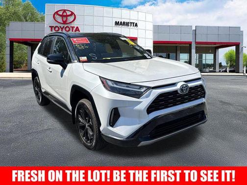 2024 Toyota RAV4 Hybrid SE