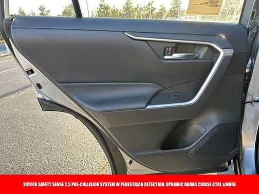 2025 Toyota RAV4 Hybrid SE