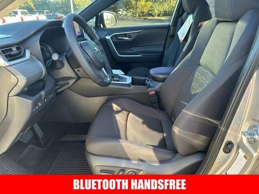 2025 Toyota RAV4 Hybrid SE