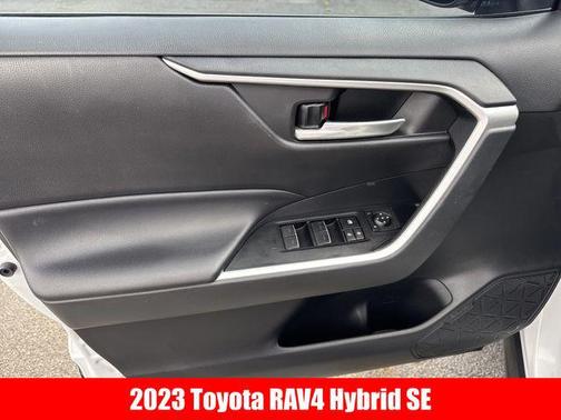 2023 Toyota RAV4 Hybrid SE