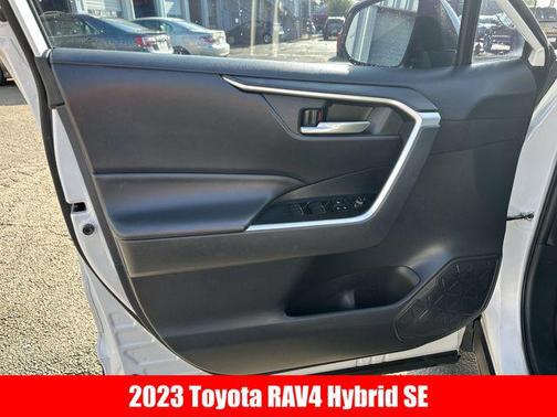 2023 Toyota RAV4 Hybrid SE