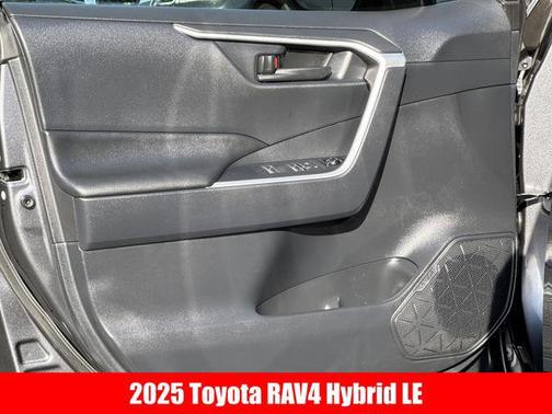 2025 Toyota RAV4 Hybrid SE