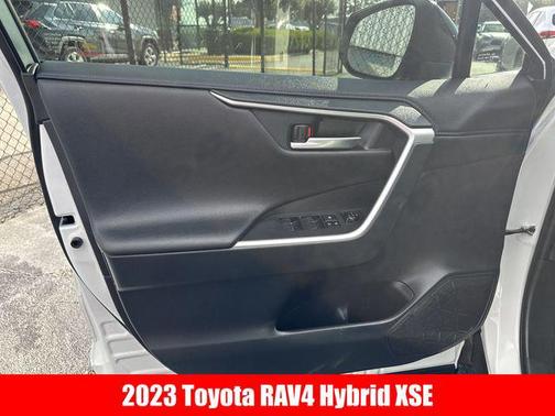 2023 Toyota RAV4 Hybrid SE