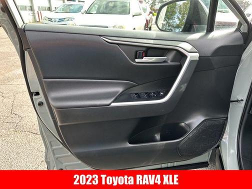 2023 Toyota RAV4 XLE