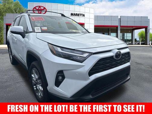 2025 Toyota RAV4 XLE Premium