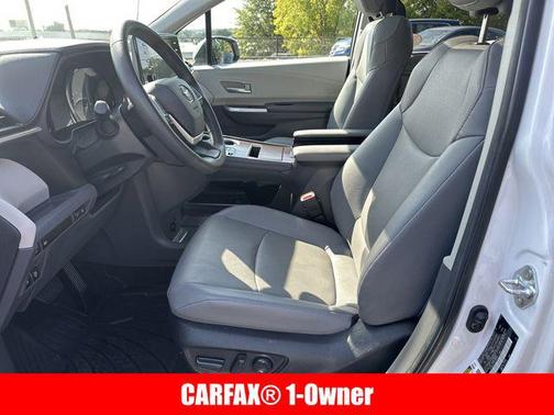 2024 Toyota Sienna XLE 8 Passenger