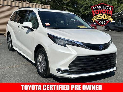 2024 Toyota Sienna XLE 8 Passenger