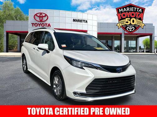 2024 Toyota Sienna XLE 8 Passenger