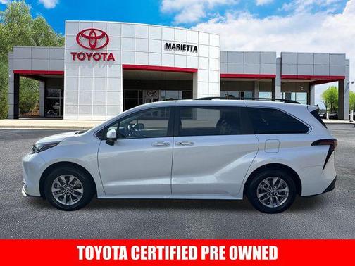 2024 Toyota Sienna XLE 8 Passenger