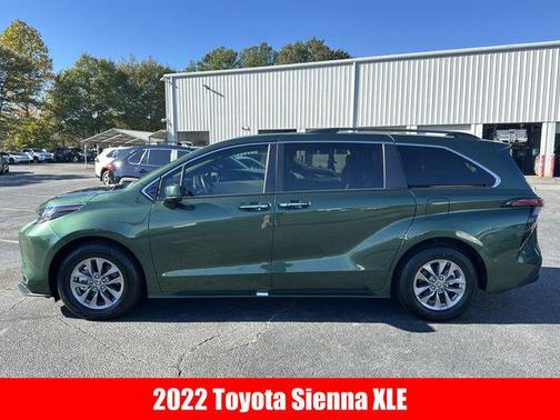2022 Toyota Sienna XLE