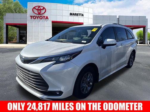 2025 Toyota Sienna XLE
