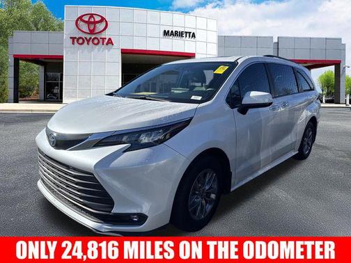 2025 Toyota Sienna XLE