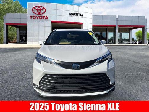 2025 Toyota Sienna XLE