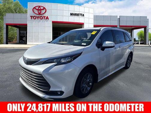 2025 Toyota Sienna XLE