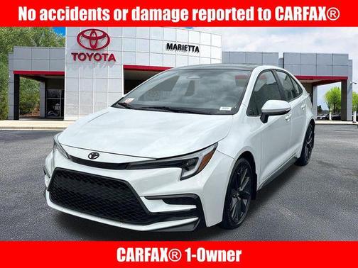 Wind Chill Pearl/Midnight Black Metallic 2024 Toyota Corolla XSE