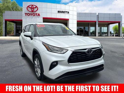 Wind Chill Pearl 2023 Toyota Highlander Limited