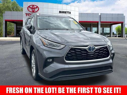 Magnetic Gray Metallic 2023 Toyota Highlander Hybrid Limited