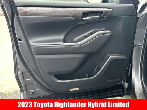 Magnetic Gray Metallic 2023 Toyota Highlander Hybrid Limited