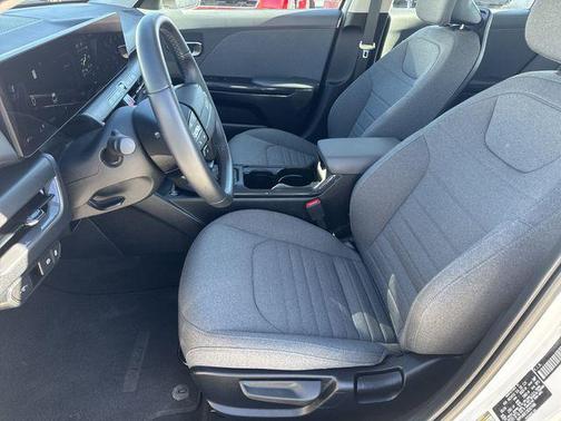 Snow White Pearl 2025 Kia K4 EX
