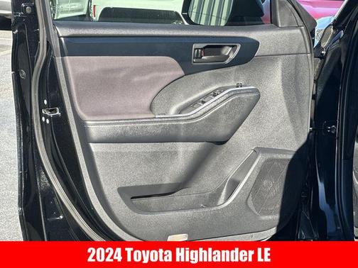 2024 Toyota Highlander LE