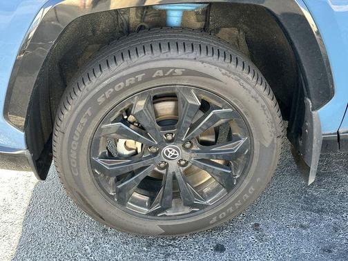 2024 Toyota RAV4 Hybrid SE