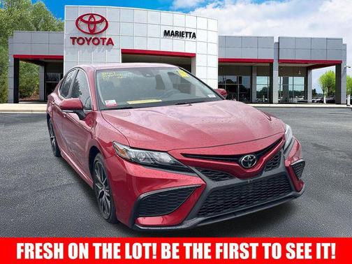2022 Toyota Camry SE