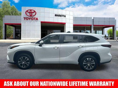 2025 Toyota Highlander XLE