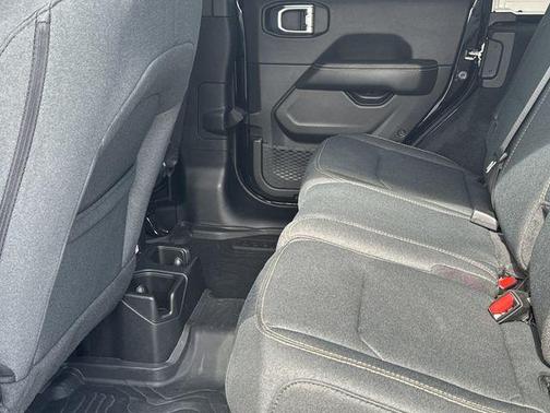 2024 Jeep Wrangler 4-Door Sahara 4x4