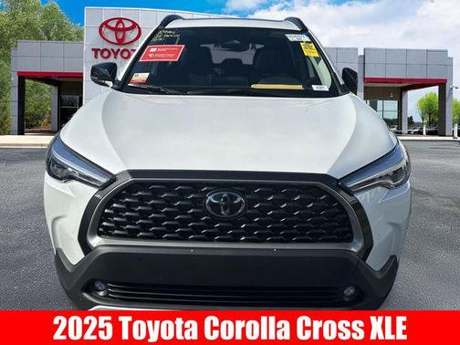 2025 Toyota Corolla Cross XLE