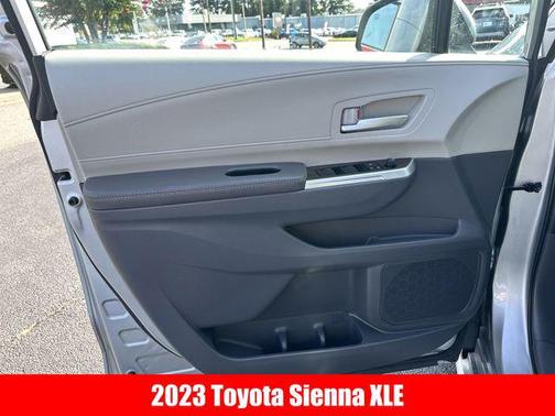 2023 Toyota Sienna XLE