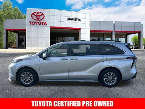2023 Toyota Sienna XLE