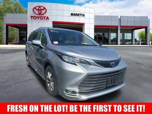 2023 Toyota Sienna XLE