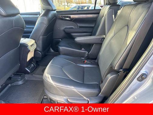 2024 Toyota Highlander Hybrid Limited