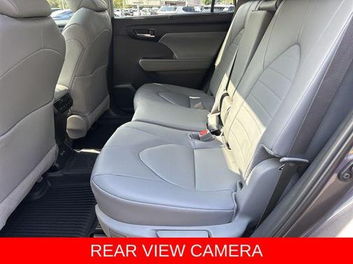 2025 Toyota Highlander XLE