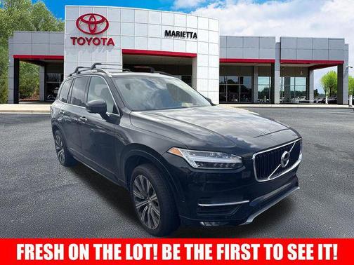 2016 Volvo XC90 T6 Momentum