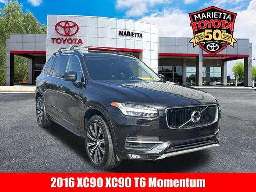 2016 Volvo XC90 T6 Momentum