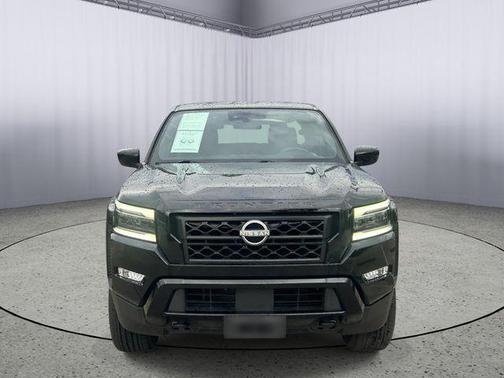 Super Black 2023 Nissan Frontier SV