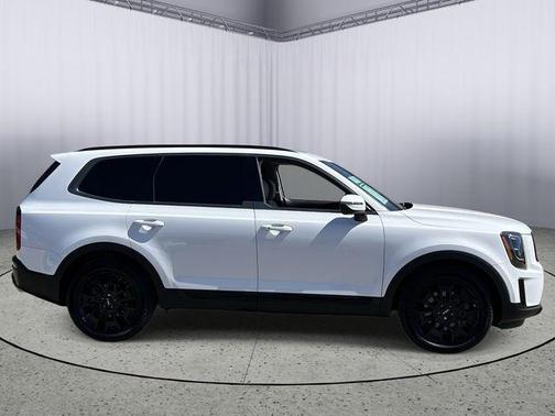 Glacial White Pearl 2022 Kia Telluride EX