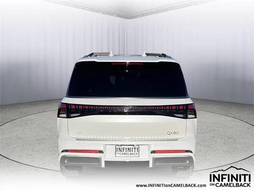 2025 INFINITI QX80 Luxe
