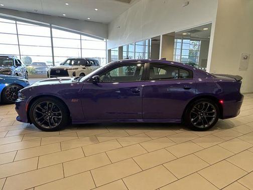 Plum Crazy Pearlcoat 2023 Dodge Charger R/T Scat Pack