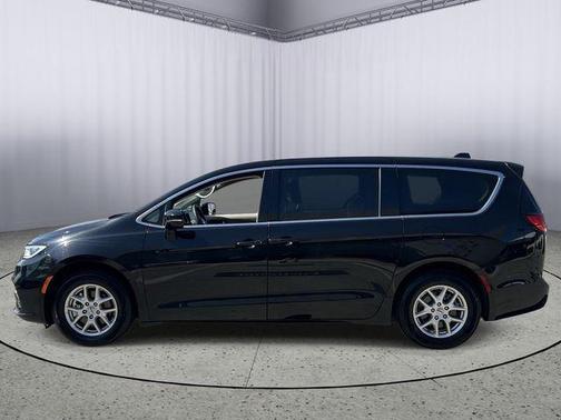Diamond Black 2024 Chrysler Pacifica Touring L