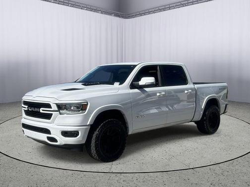 Bright White Clearcoat 2022 RAM 1500 Laramie