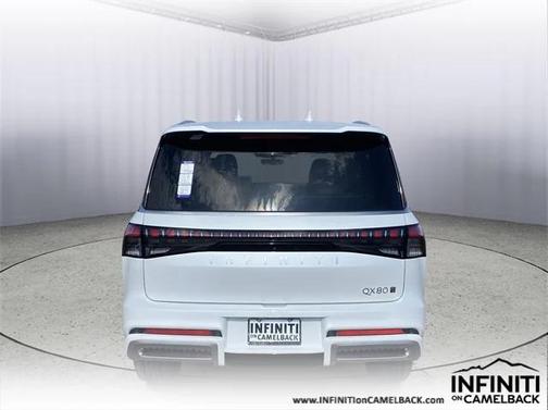 2025 INFINITI QX80 Luxe
