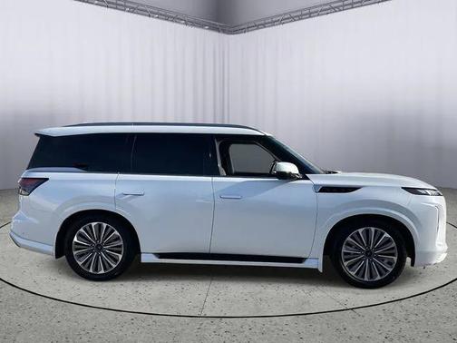 2025 INFINITI QX80 SENSORY AWD