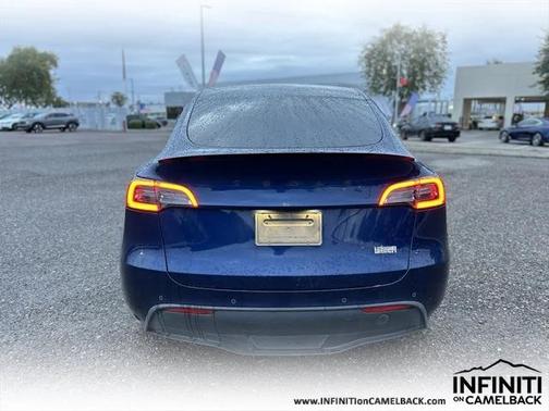 2022 Tesla Model Y Long Range Dual Motor All-Wheel Drive