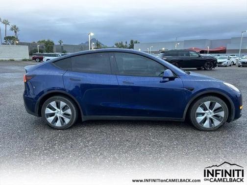 2022 Tesla Model Y Long Range Dual Motor All-Wheel Drive