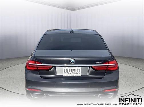 2019 BMW 740 740i