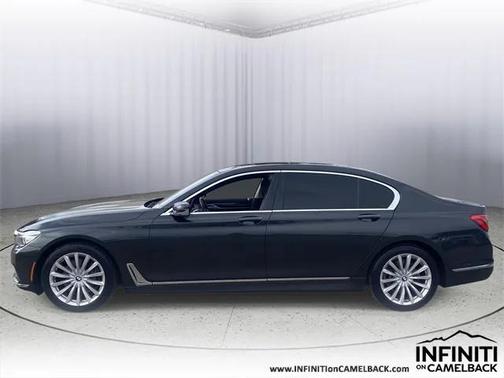 2019 BMW 740 740i