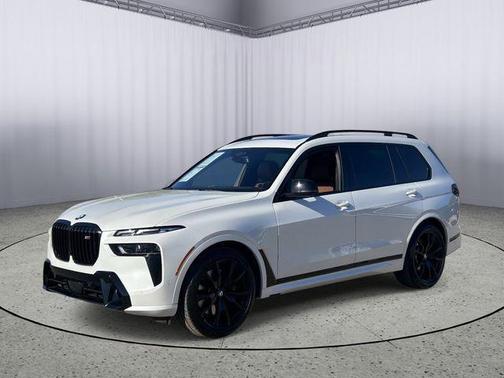White Metallic 2024 BMW X7 M60i